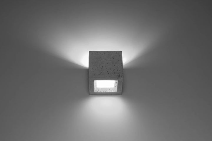 LEO Concrete Wall Light