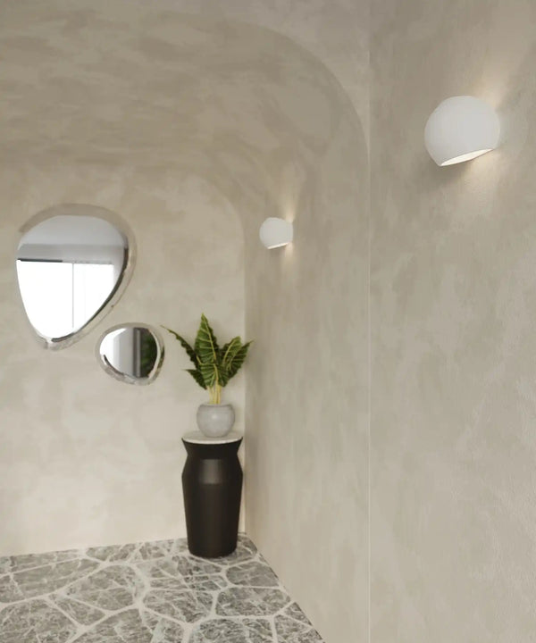 GLOBE Ceramic Wall Light